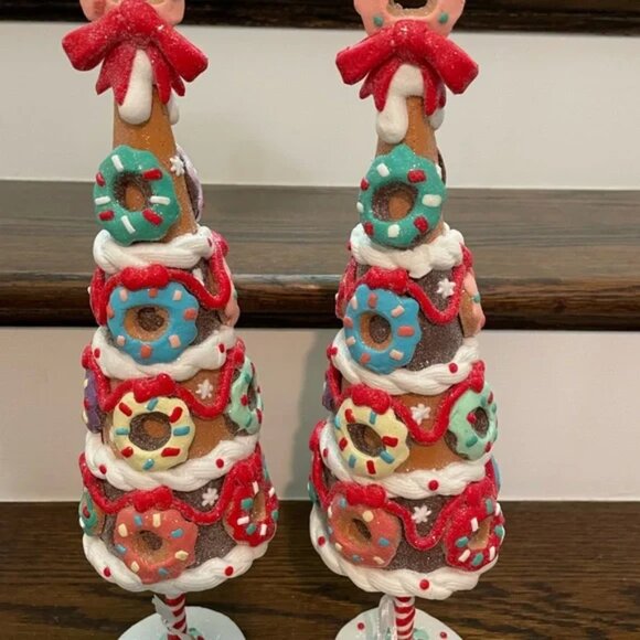 CUPCAKES & CASHMERE SUGARY DONUT CHRISTMAS TREES - Picture 2 of 6